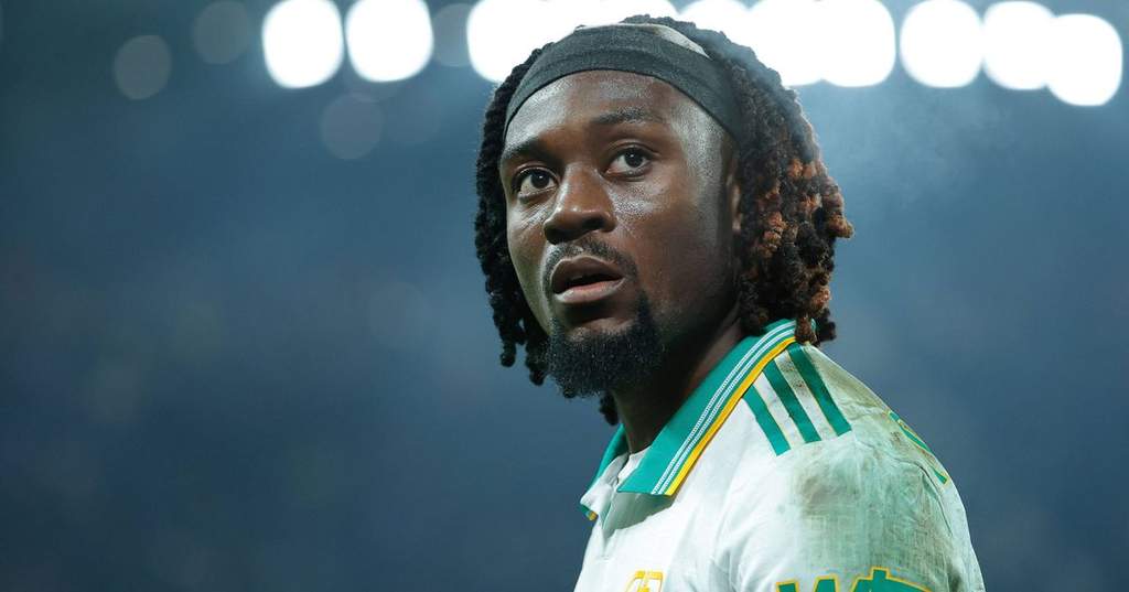 El mediocampista francés Manu Koné durante un compromiso internacional de fútbol en Europa